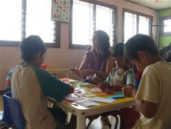 28-craft-at-the-holiday-club.jpg