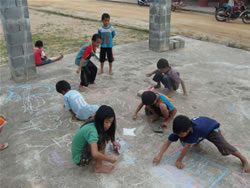 36-children-letting-their-imaginations-run-with-chalks.jpg